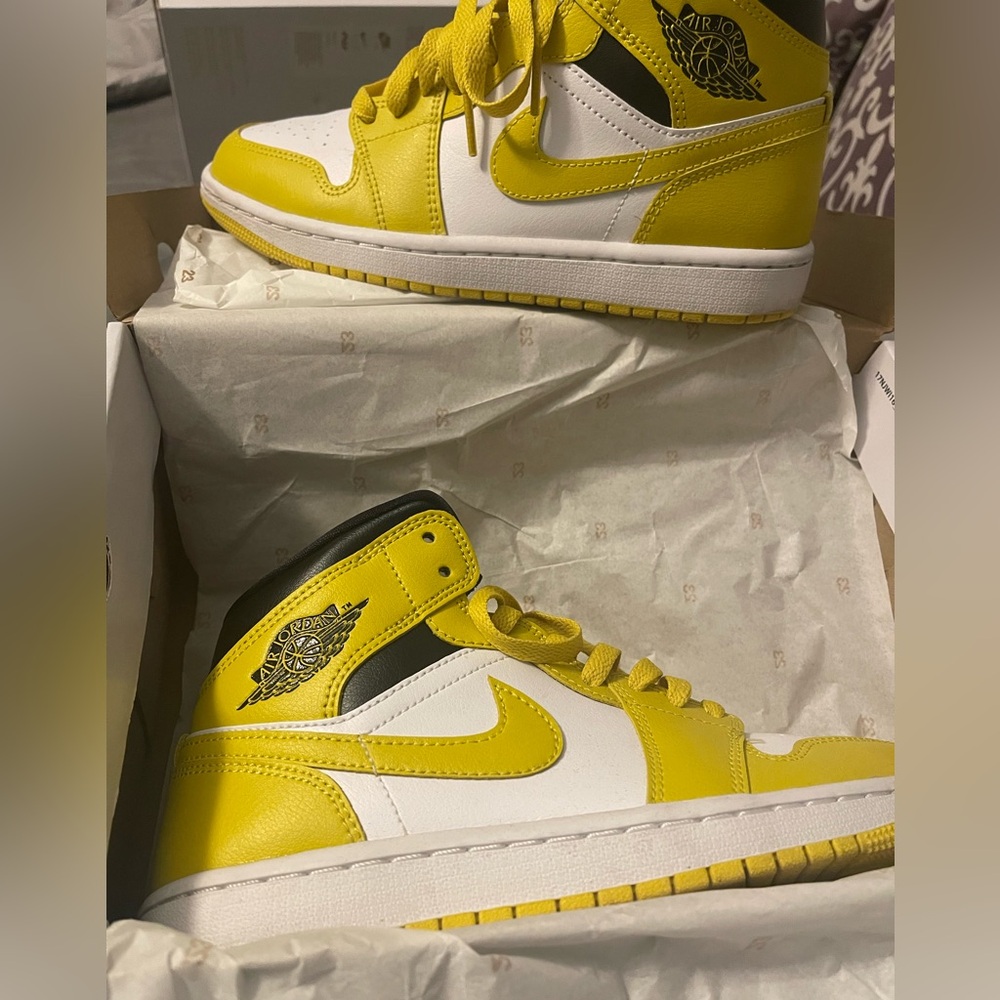 Only worn 3 times still perfect condition with box